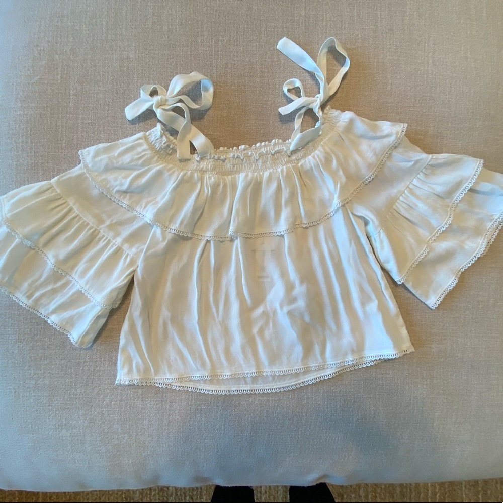 Willow and Clay white top